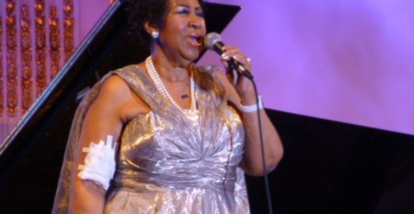 Respect for Aretha: Fans Put 18 Singles, 17 Albums with the Queen of Soul On iTunes Charts