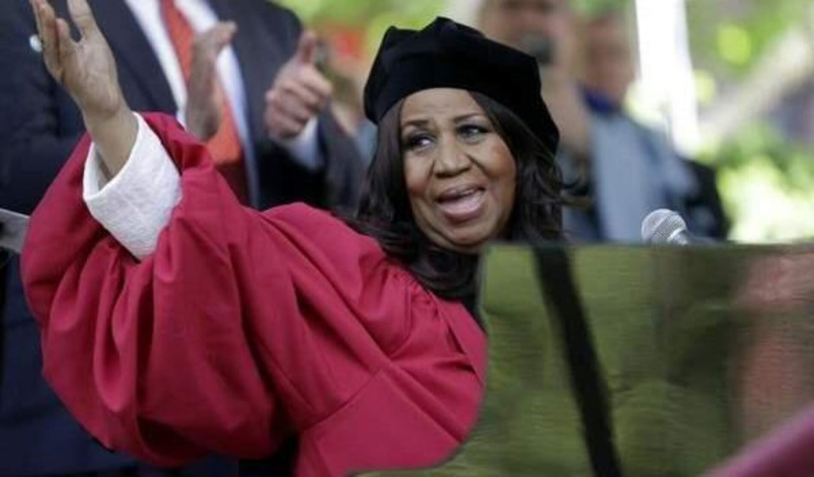 Aretha Franklin Could possibly get Royal Send off Fit for the Queen: Bill Clinton, Smokey Robinson, Clive Davis, Cicely Tyson Among Funeral Speakers