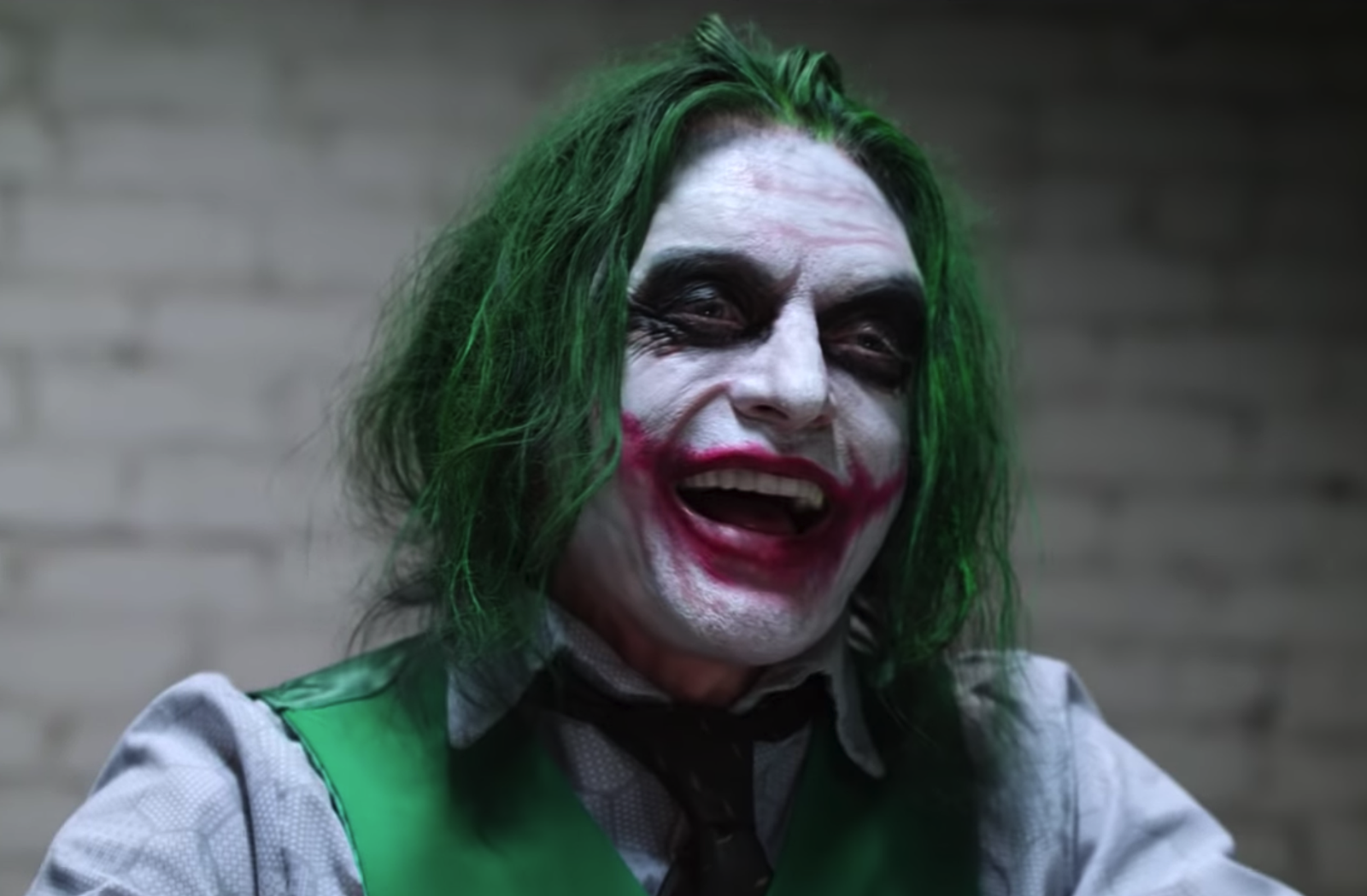 Tommy Wiseau’s Recreated a ‘Dark Knight’ Scene as well as it Insane